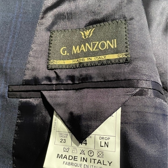 G Manzoni Navy Light Weight Wool Blazer - Picture 9 of 12